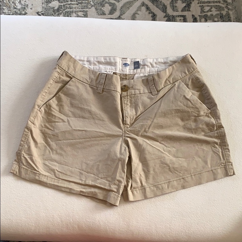 Super cute khaki shorts